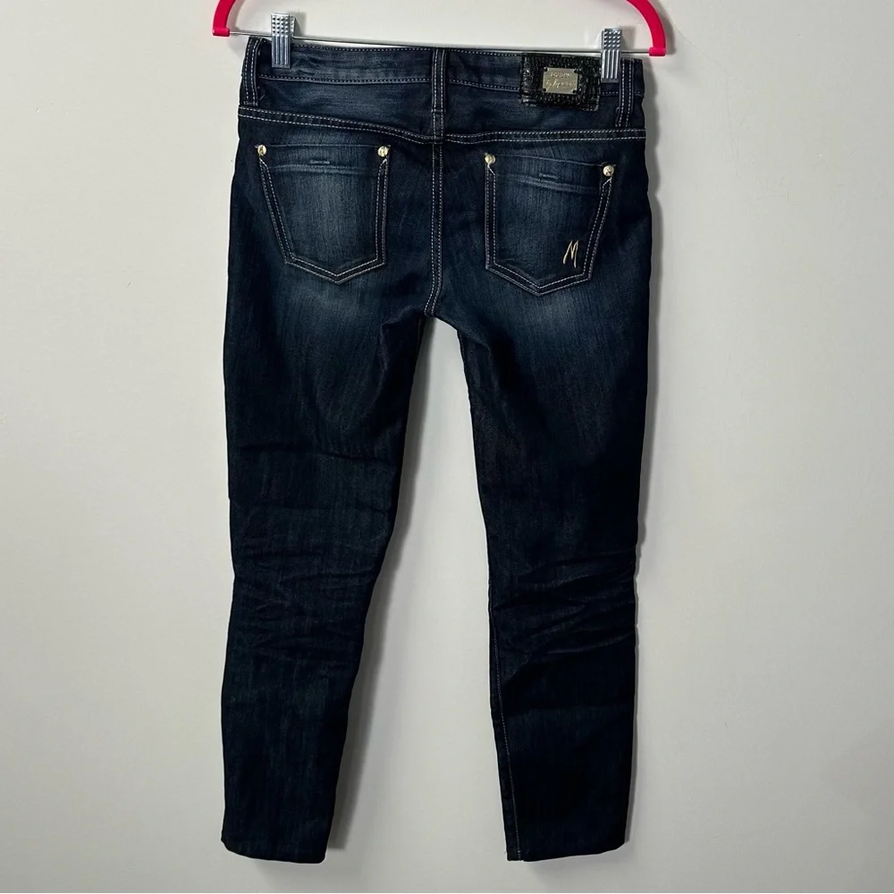 MARCIANO women's dark faded lowrise embroidered cropped skinny jeans, 25". - Picture 5 of 8